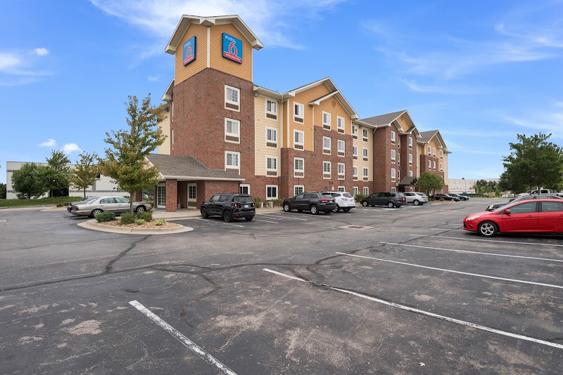 Studio 6 Lenexa, KS - Overland Park in Overland Park, Kansas, United States