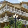 Sunday House Inn and Suites