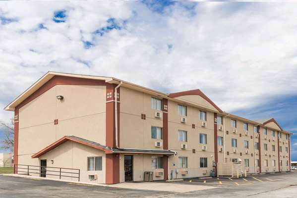 Super 8 by Wyndham Bloomington in Bloomington, Illinois, United States