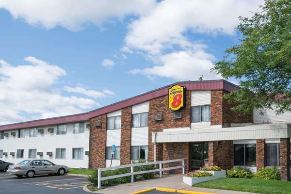 Super 8 by Wyndham Brooklyn Center/MPLS in Brooklyn Center, Minnesota, United States