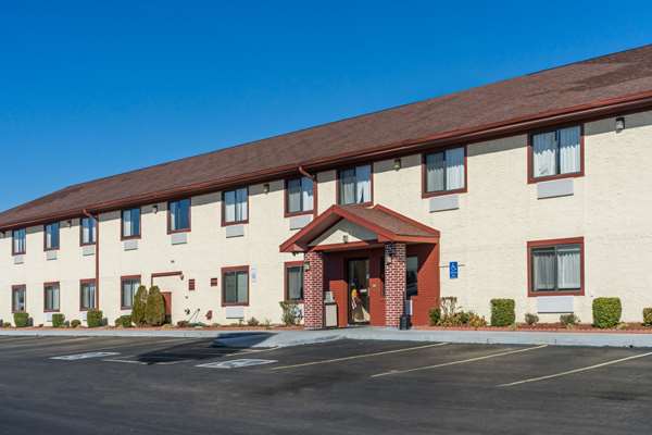 Super 8 by Wyndham Campbellsville KY in Campbellsville, Kentucky, United States
