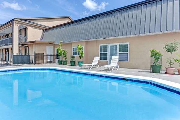 Super 8 by Wyndham Carrollton in Carrollton, Georgia, United States