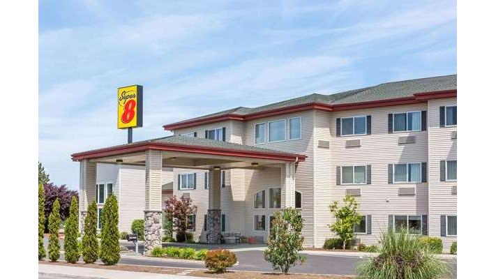 Super 8 by Wyndham Central Pt/Medford in Central Point, Oregon, United States