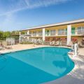 Super 8 by Wyndham Ellenton Bradenton Area