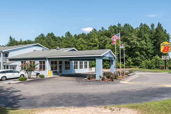Super 8 by Wyndham Fayetteville in Fayetteville, North Carolina, United States