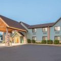 Super 8 by Wyndham Grand Rapids