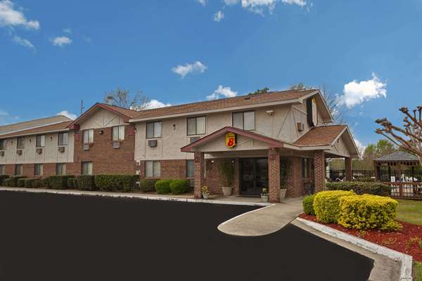 Super 8 by Wyndham Greenville in Greenville, North Carolina, United States