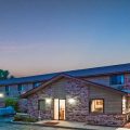Super 8 by Wyndham Hartford WI