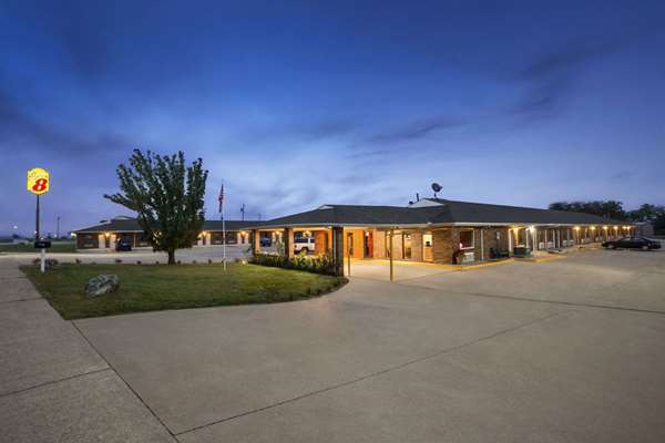 Super 8 by Wyndham Henryetta in Henryetta, Oklahoma, United States