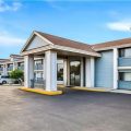 Super 8 by Wyndham La Crosse