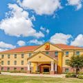 Super 8 by Wyndham La Porte