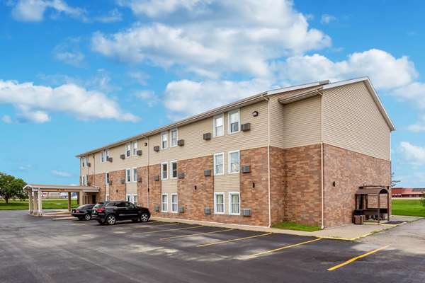 Super 8 by Wyndham Litchfield in Litchfield, Illinois, United States