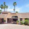 Super 8 by Wyndham Long Beach