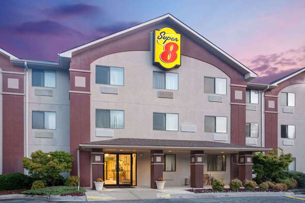 Super 8 by Wyndham Lynchburg VA in Lynchburg, Virginia, United States