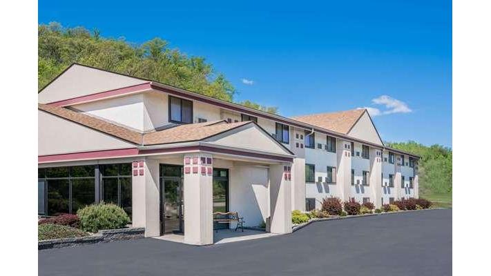 Super 8 by Wyndham Mankato in Mankato, Minnesota, United States