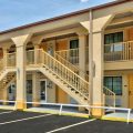 Super 8 by Wyndham Palestine