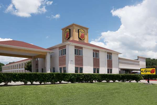 Super 8 by Wyndham Rosenberg TX in Rosenberg, Texas, United States