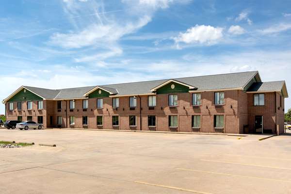Super 8 by Wyndham Salina I-70 in Salina, Kansas, United States