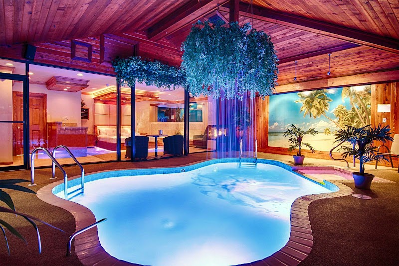 Sybaris Pool Suites Northbrook in Northbrook, Illinois, United States