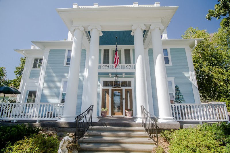 The Dickey House in Marshfield, Missouri, United States