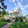 The Oaks Victorian Inn