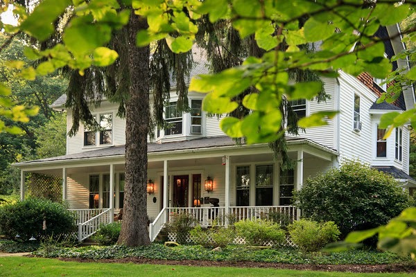 The White Oak Inn in Millersburg, Ohio, United States
