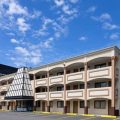 Travelodge by Wyndham Manhasset