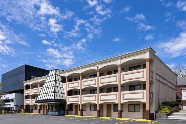 Travelodge by Wyndham Manhasset in Manhasset, New York, United States