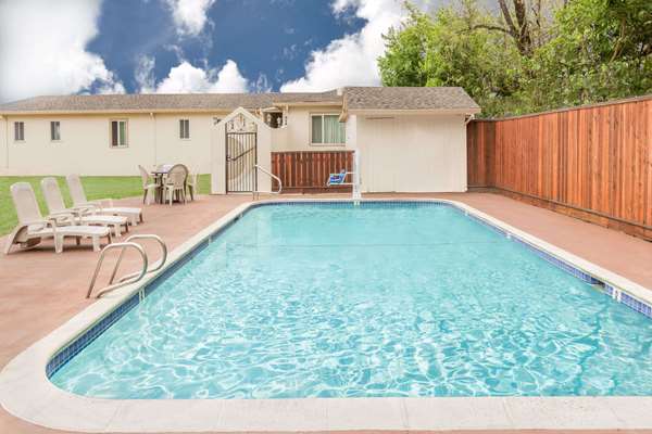 Travelodge by Wyndham Santa Rosa Wine Country in Santa Rosa, California, United States