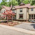 Twin Oaks Inn