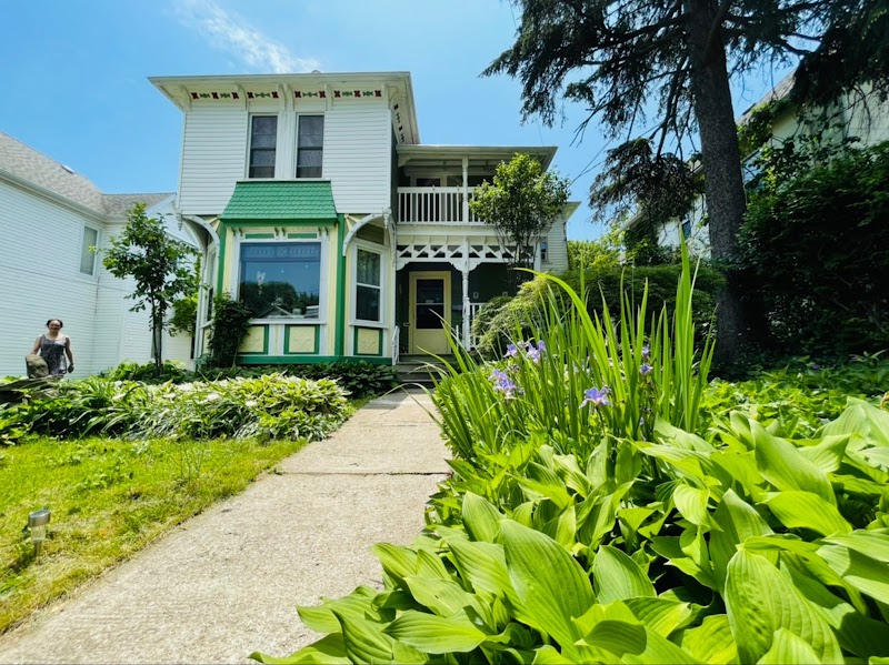 Accommodations Niagara Bed & Breakfast in Niagara Falls, Canada