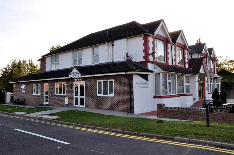 Acorn Lodge Gatwick in Horley, United Kingdom