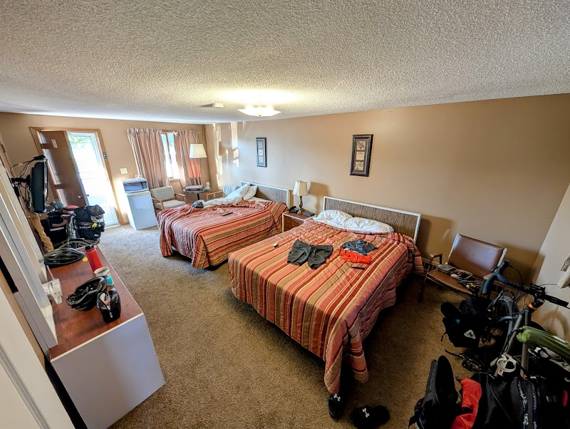 Adams Golden Acres Motel in Kingsville, Canada