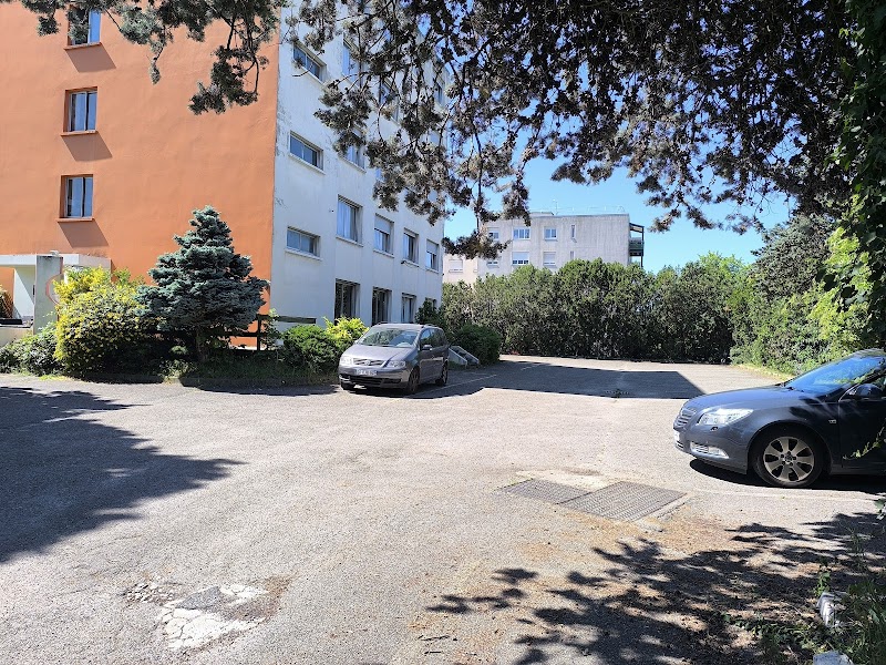 Adonis Lyon Est Hôtel Artys in Saint-Priest, France