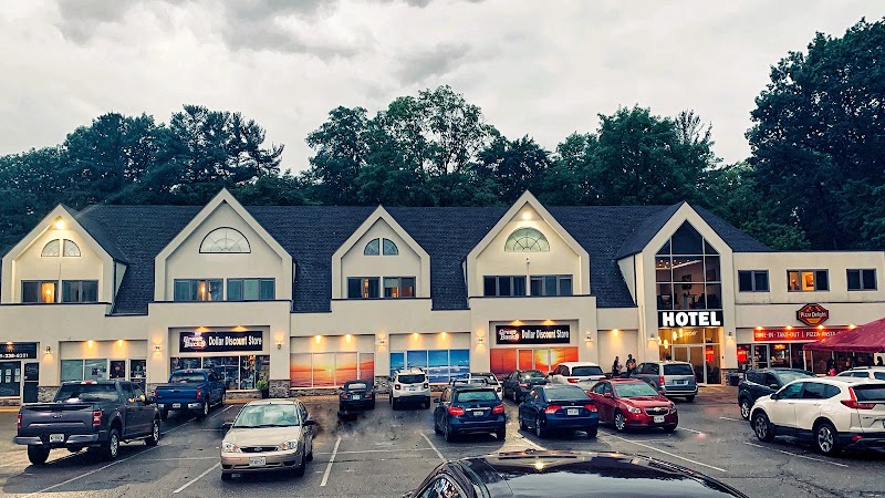 Amber Hotel in Lambton Shores, Canada