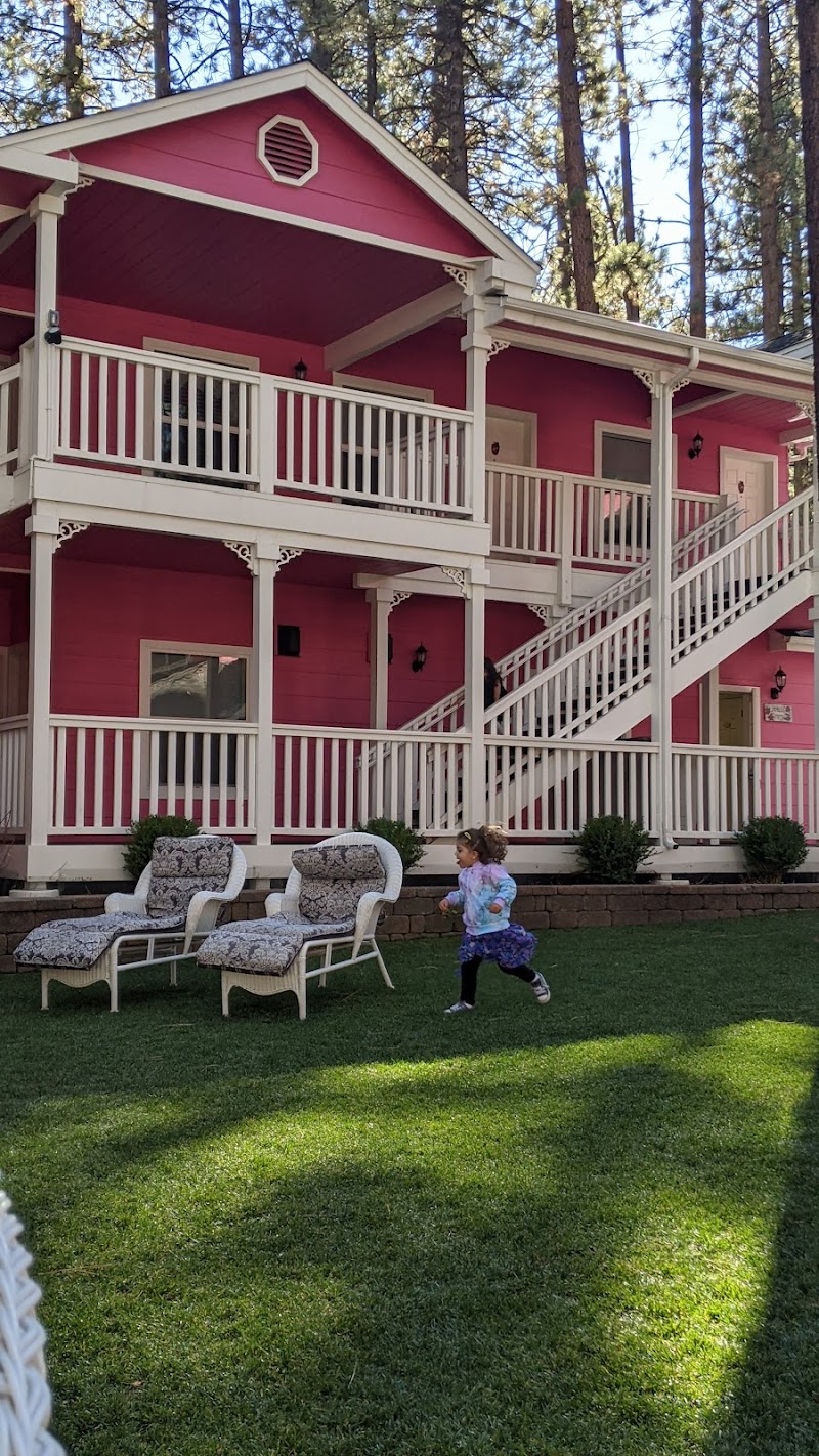 Apples Bed & Breakfast Inn in Big Bear City, California, United States