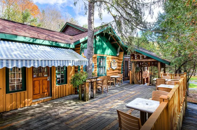 Auberge Alpine Inn in Sainte-Adele, Canada