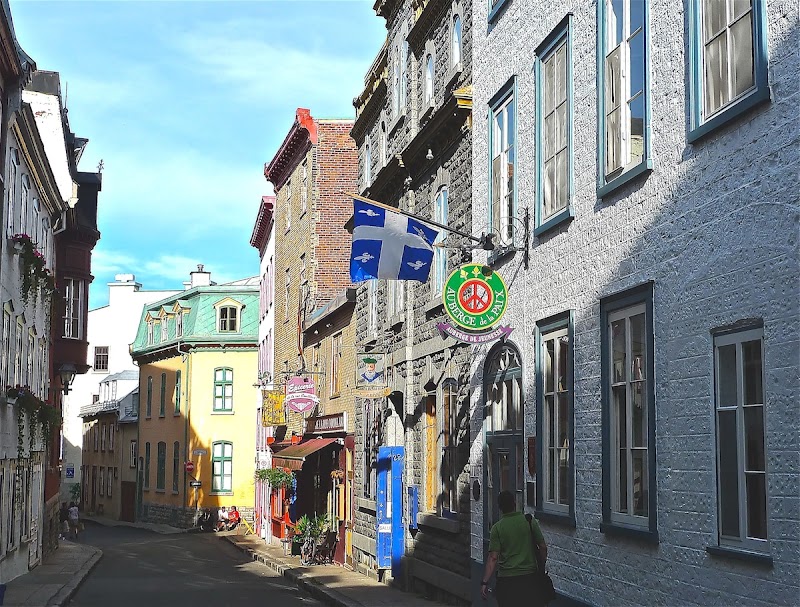 Auberge de la Paix in Levis, Canada