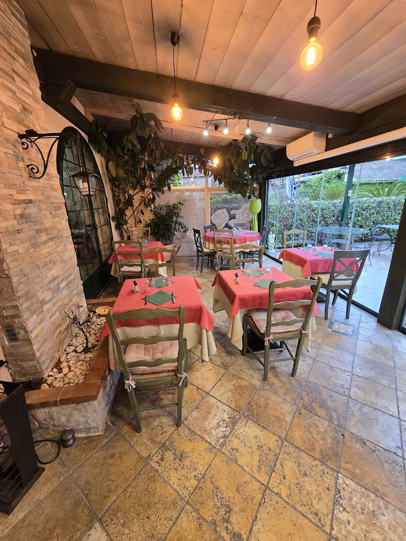 Auberge les Aromes in Grasse, France