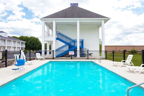 Baymont by Wyndham Tullahoma in Tullahoma, Tennessee, United States