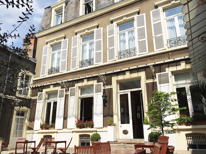 Bed & Breakfast Enclos de l'Évêché in Boulogne-sur-Mer, France