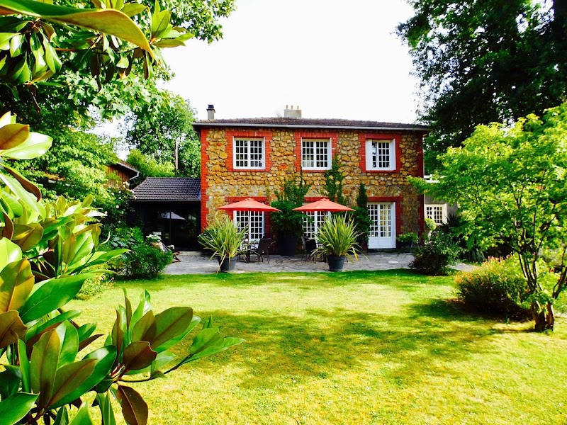 Bed & Breakfast La Clepsydre in Fontenay-aux-Roses, France