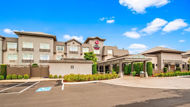Best Western Plus Pitt Meadows Inn & Suites in Pitt Meadows, Canada
