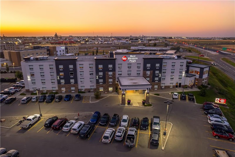 Best Western Plus Service Inn & Suites in Lethbridge, Canada