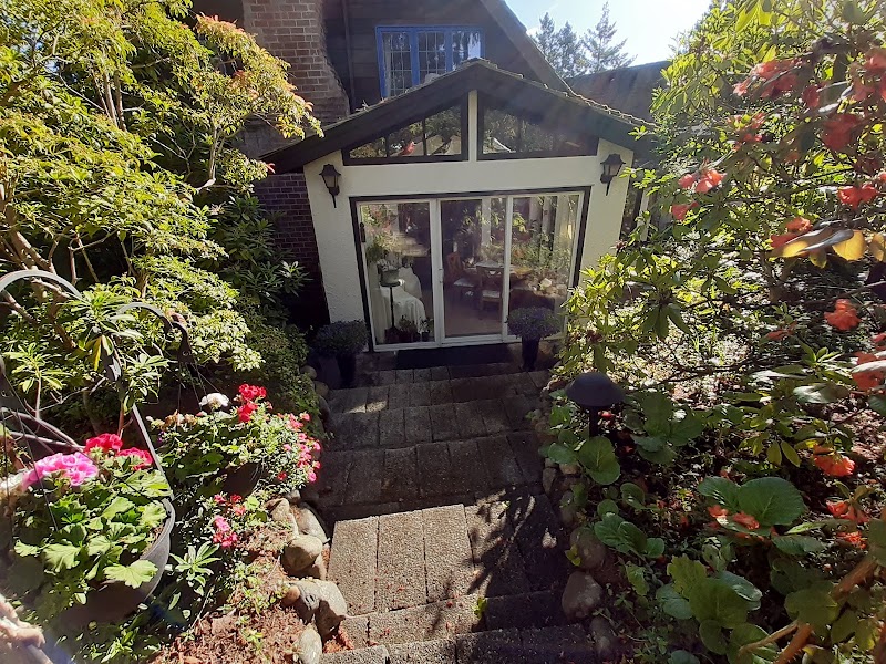 Blue Willow Guest House in Qualicum Beach, Canada