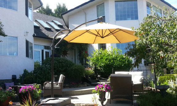 By the Sea BnB and Spa in North Saanich, Canada