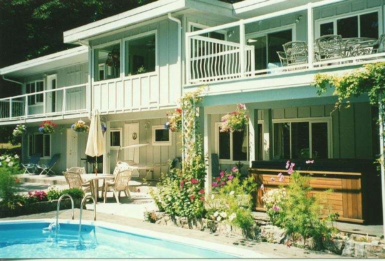 Caprice Bed & Breakfast in Gibsons, Canada