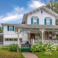 Carriage House Bed & Breakfast