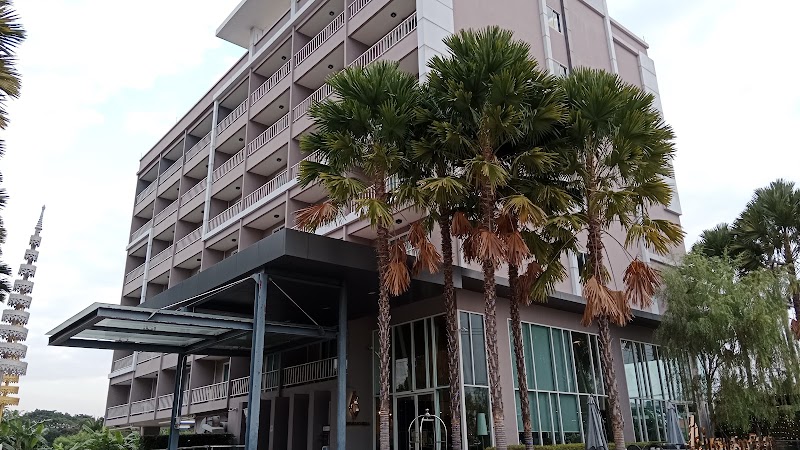 Chaisaeng Villa Hotel in Sing Buri, Thailand