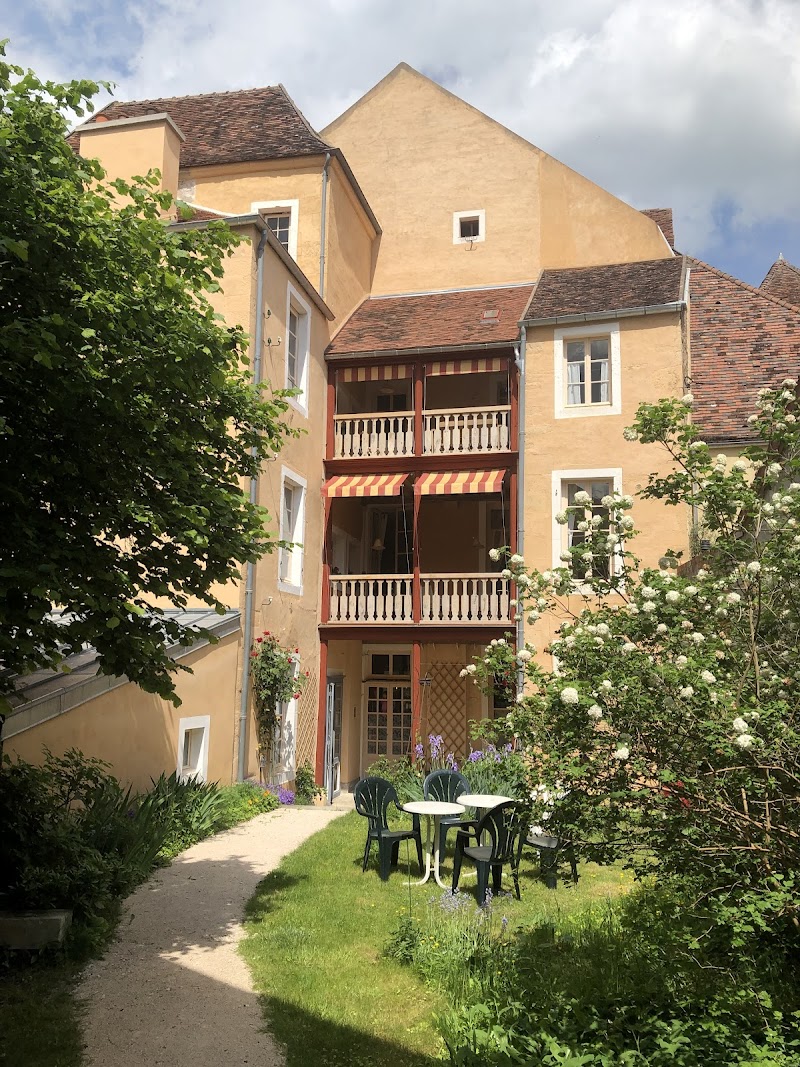 Chambres d'Hôtes de la Porte Guillier in Autun, France